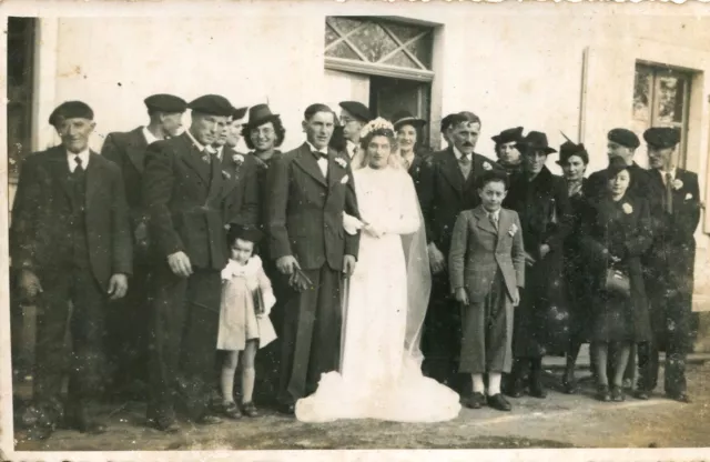 Carte PHoto à identifier Groupe au mariage de Lydie et Albert le 15 11 1941 Où ?