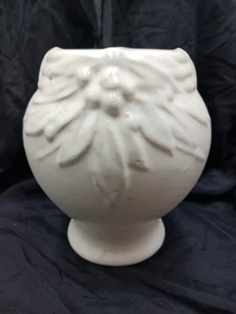 Vintage 1940's Nelson McCoy Pottery Leaves and Berries White Vase 7" Tall