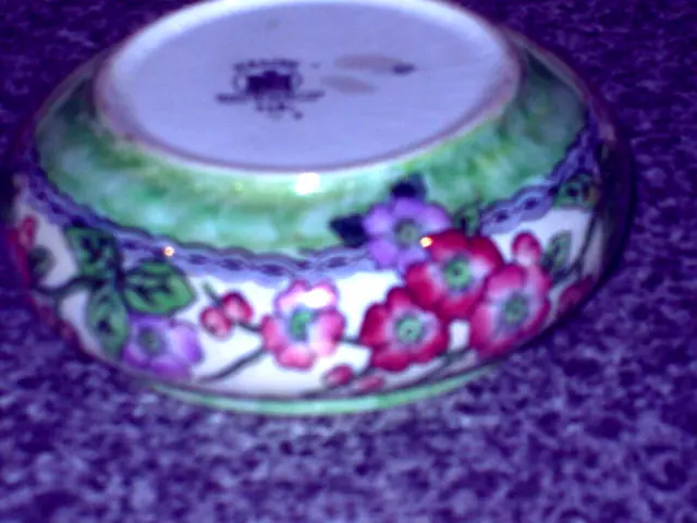 Lovely Maling small trinket dish bowl 3