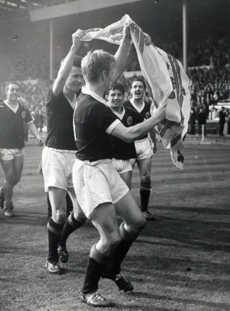 Vintage Press Photo Football, England Vs Scotland, 1963, print 20 X 15 CM