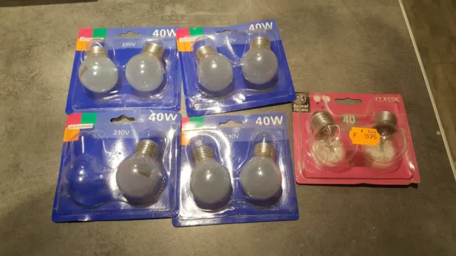 Lot De 9 Ampoules Spheriques Culot E27 230V  40 Watts