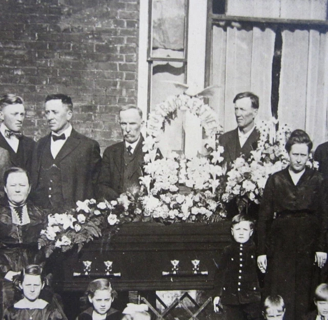 ANTIQUE POST MORTEM Coffin Funeral Home Mourning Photo Dawson