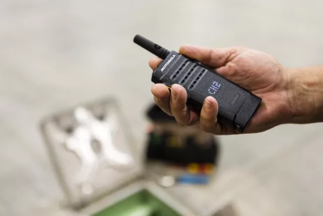 Motorola SL1600 Digital Two way radio Walkie Talkie Handheld 3