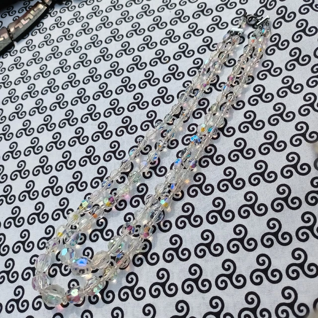 Collier De Perle Collier Ancien 3 Rangs Perles Cristal Aurora Borealis - Exquisite, Occasion En Bel état, Parfait Pour Un Look Rétro élégant ! Bijoux Pirate Femme