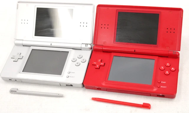 NINTENDO DS Lite Red and Silver Handheld Consoles Bundle - M16