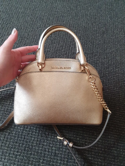 WHAT'S IN MY BAG Michael Kors Emmy Large Saffiano Leather Dome Satchel 