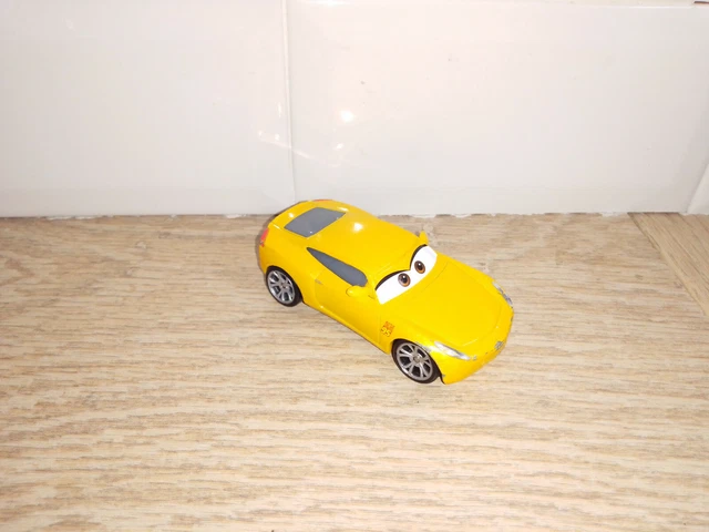 0505211 Voiture Cars disney Pixar métal Mattel cruz ramirez