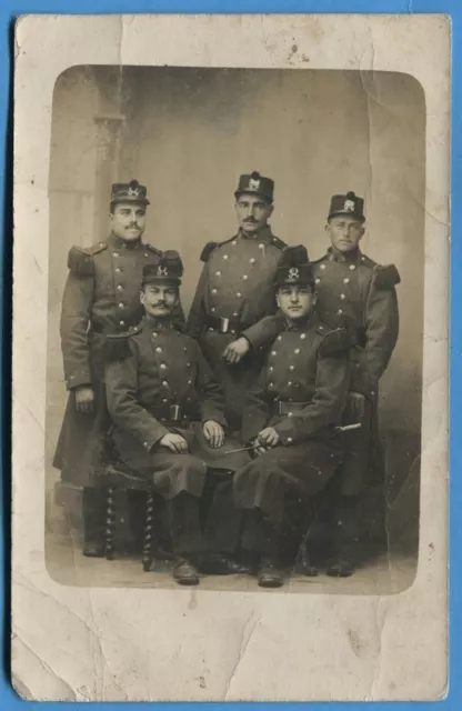 CPA-PHOTO de groupe de soldats du 5° Bataillon de Chasseurs à Pied