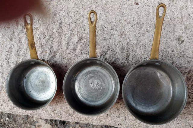 Trois petites casseroles saucière en cuivre étames 3