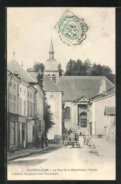 CPA Vaucouleurs, La Rue de la Republique, l´Eglise