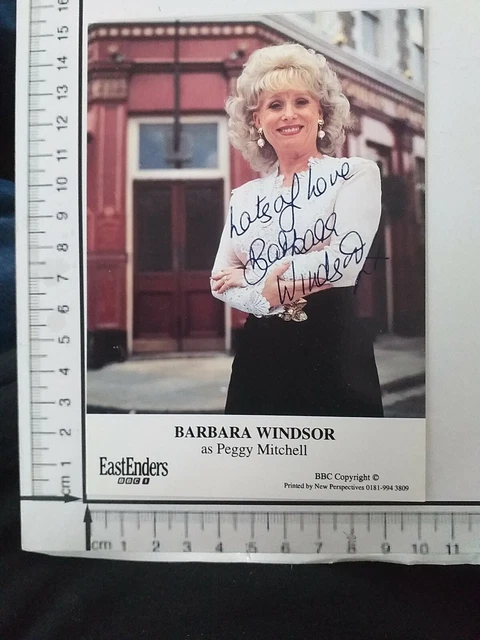 (-0-) OFFICIAL AUTOGRAPHED SIGNED CARD BARBARA WINDSOR Eastenders, Carry On