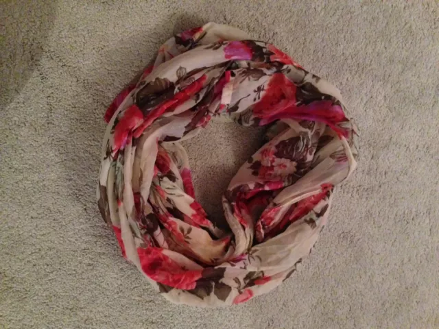 Vero Modo Floral Circle Scarf