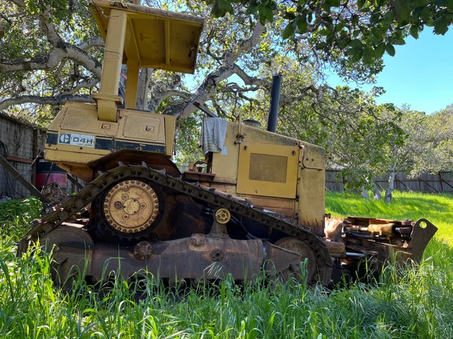 CAT D4H Bulldozer
