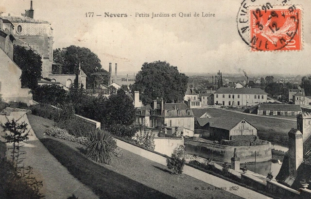 *1548 cpa Nevers - small gardens and Quai de Loire