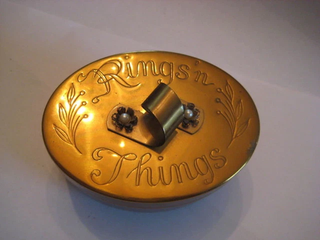 Boîte à bijoux en laiton du début du XXe siècle avec scènes de l'Empire romain sur France