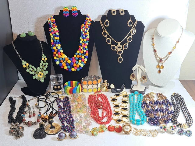 VTG 36 Piece Mixed Costume Jewelry Lot: Necklaces Bracelets Earrings Pin Ring