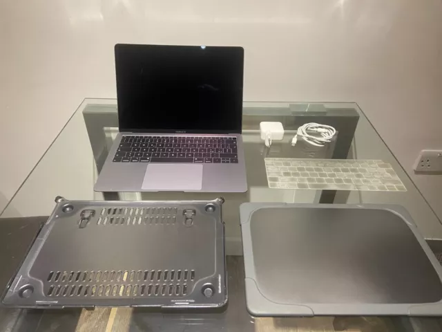 Apple MacBook Air 13" (2019), Intel Core i5, 8 GB RAM, 256 GB SSD, 2019