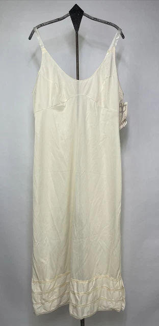 Vintage Womens Nylon Full Slip Lace Trim Accents Ivory Side Slit Size 38 New