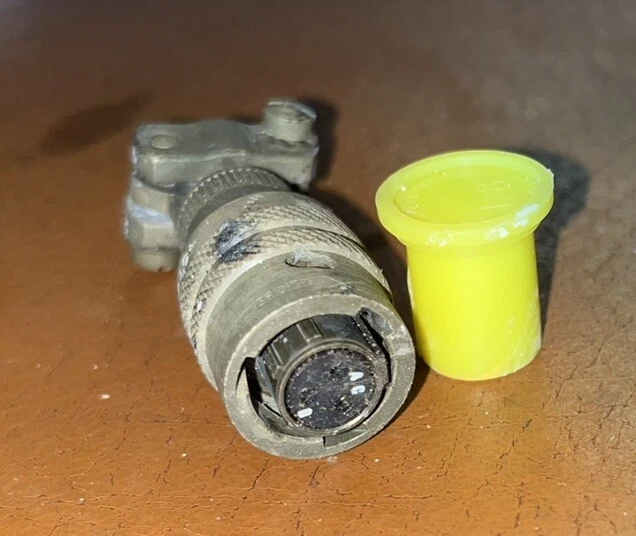 85102E106P50 | Connecteur cylindrique Femelle, 6 Contacts, Mâle