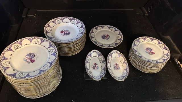 Service en porcelaine de Limoges (D'occasion) à Mex VD pour CHF 50