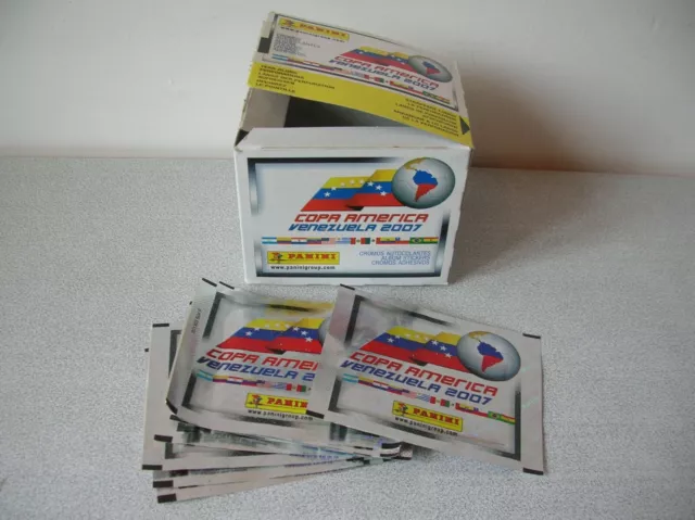 Lot de 9 pochettes vignettes Panini Copa America Venezuéla 2007 + boite