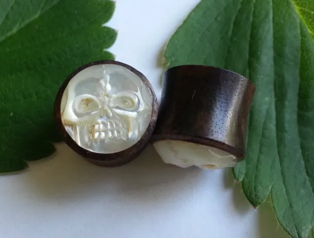 1 Pair Organic Carved Skull Mother of Pearl Sono Wood Ear Plugs Tunnels Gauges