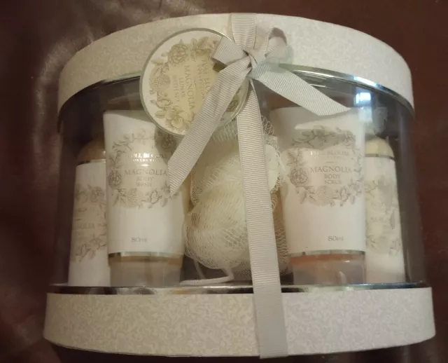 Full Bloom Collection. Magnolia lunar bath set. New.