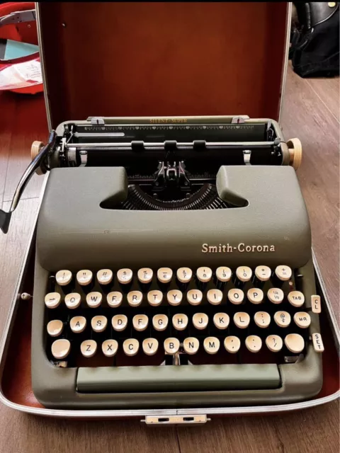 Vintage Smith Corona Silent Super Typewriter W/ Case