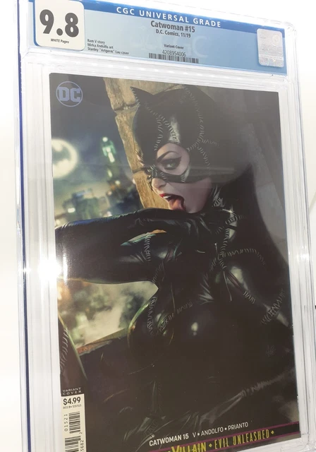 Catwoman #15 CGC 9.8 Michelle Pfeiffer Homage Artgerm NEWLY GRADED