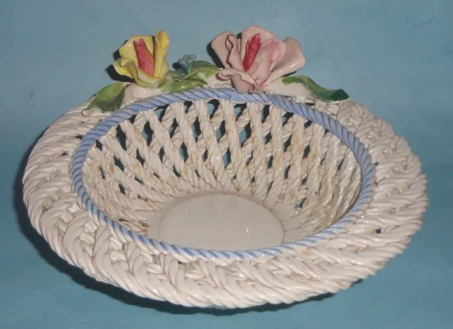 ITALIAN MAJOLICA Art Pottery BASKET WEAVE Ceramic FLOWERS BERRIES VEGETABLE BOWL