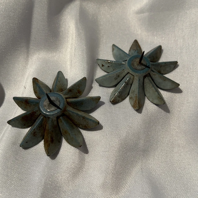 Vtg Pair Blue Enameled Metal Flower Push Pin Tacks Curtain Drapery Tie Backs 3