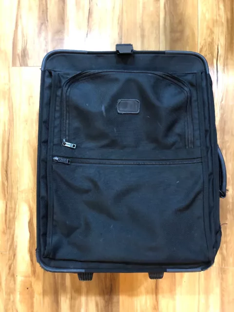 TUMI Alpha ballistic nylon bifold Rolling Carryon garment bag 22x17X9 Usa