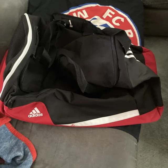 Adidas Reisetasche ( Sporttasche ) Mit Gebrauchsspuren