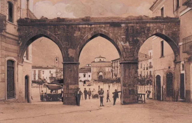 SULMONA: acquedotto in piazza Garibaldi