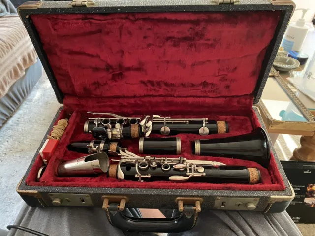 Vintage Bundy clarinet In Case