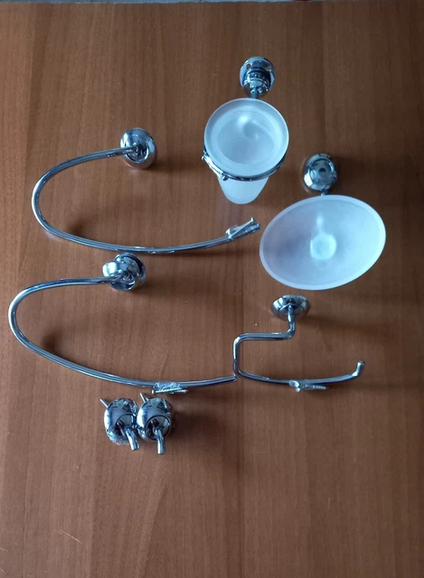 Set accessori Bagno acciaio- Portasciugamani-portasaponetta portaspazzolini
