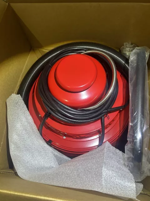 husqvarna Pullman-Holt vacuum 12-gal HEPA vacuum