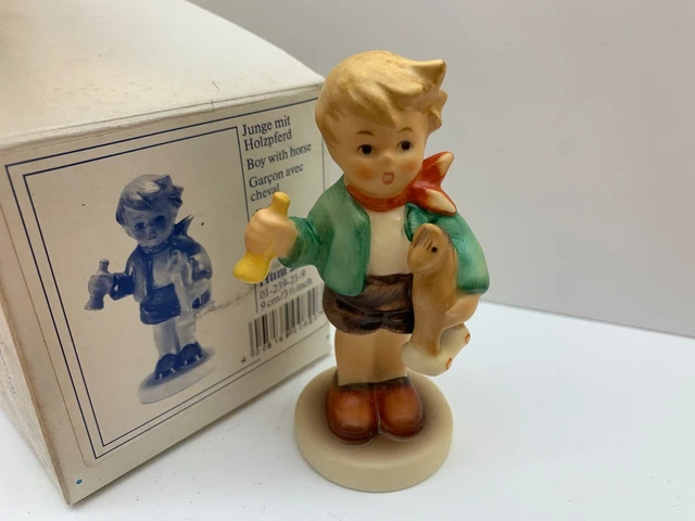 Hummel Figura 239/C Joven Con Caballo de Madera 9 Cm. 1 Wahl - Incl. Ovp - Gran
