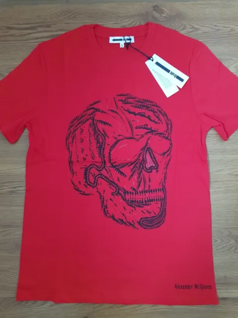 T-shirt rossa MCQ Alexander McQueen stampa teschio, nuova di zecca ed etichettata.