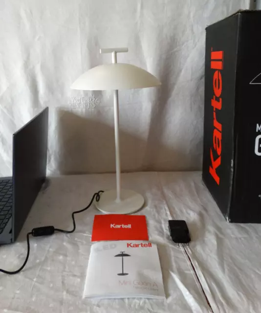 KARTELL. Ferruccio LAVIANI.  LAMPE MINI GEEN-A couleur bianco