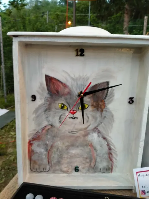 Orologio Artigianale Da Parete dipinto a mano con la raffigurazione di un gatto