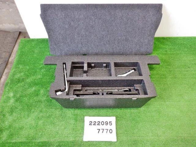 DAIHATSU Tanto 2016 DBA-LA610S Toolkit 64421B2140 [Usato] [PA77714679]