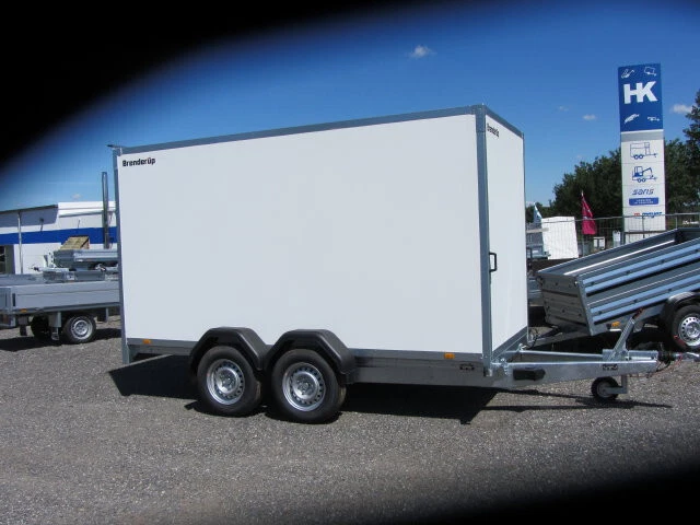 Tieflader Kofferanhänger, 2.000 kg, 3.000 x 1.550 x 1.850 mm Tieflader Kofferanhänger, 2.000 kg, 3.000 x 1.550 x 1.850 mm