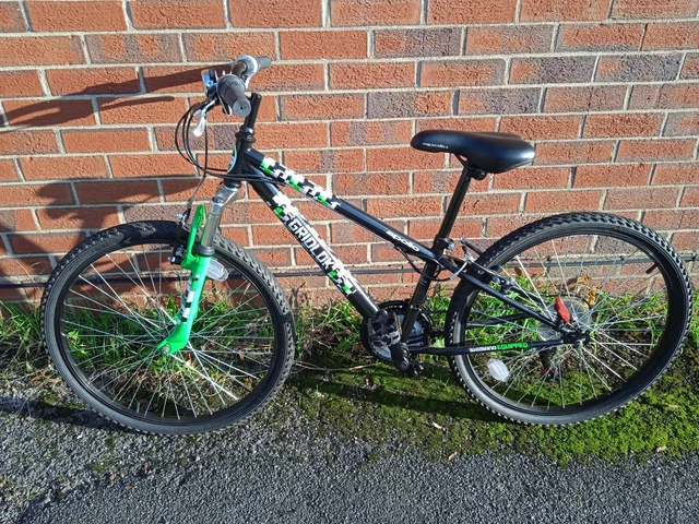 Halfords gridlock 2025 bike