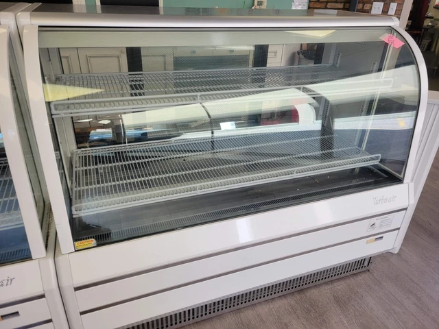 "2016" Turbo Air Tcbg-60-2-S 60" Refrigerated Curved Glass Bakery Display Case