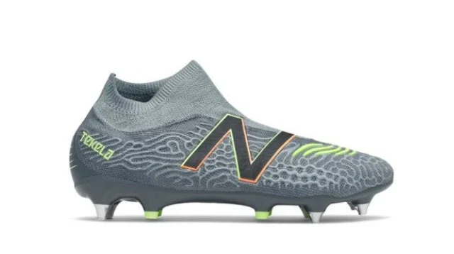 New balance soccer cleats deals mens Green