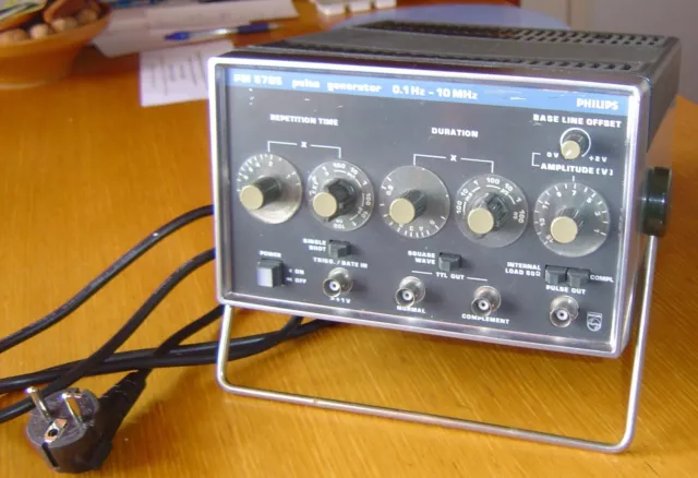 PHILIPS PM 5705 pulse generator 0.1Hz - 10 MHz