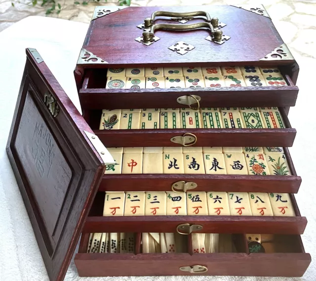 Ancien coffret en bois - jeu de MAH-JONG complet- 144 tuiles en os et bambou