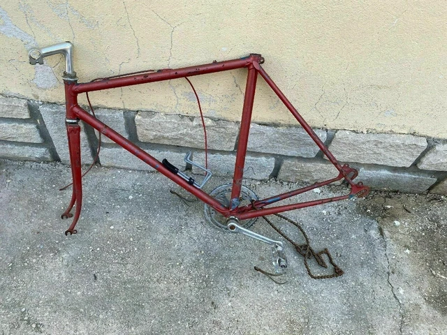 Cadre avec fourche Starnord vélo vintage 1970s France roues 700 bicycle