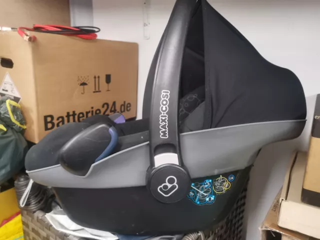 Maxi cosi Pebbel mit Adapter für Kinderwagen Hartan